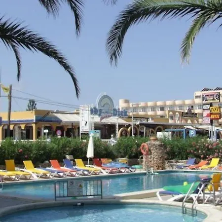Bahia De San Antonio アパートホテル