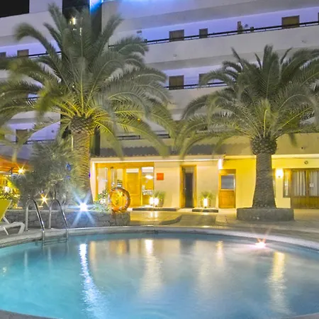 Bahia De San Antonio アパートホテル